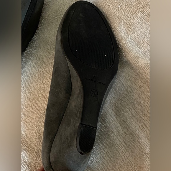 Isaac Mizrahi sz 7 Kendal lovely grey suede wedge heels for spring. VGUC - Picture 6 of 16